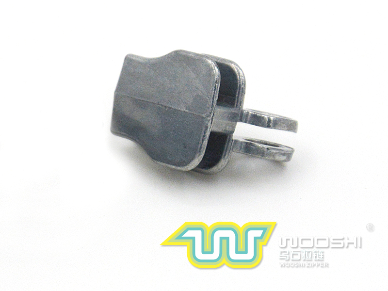 8#尼龙-反拉双孔碰头